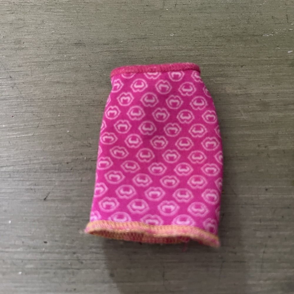 Monster High Doll Draculaura Creepateria Pink Bat Fang Mini Skirt